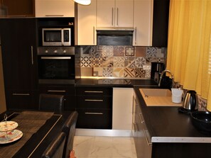 Fridge, microwave, oven, dishwasher - direkt am Strand by Interhome (Zaton)