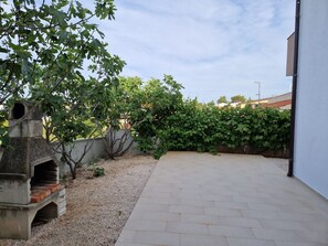 Terrace/patio - Gemütliche Wohnung Ema in Vir by Interhome (Vir)