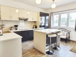Fridge, microwave, oven, dishwasher - Villa Valentina Nin mit beheiztem Pool in Meeresnähe by Interhome (Nin)