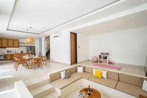 Yoga - RHYS Villa Pererenan (Canggu)