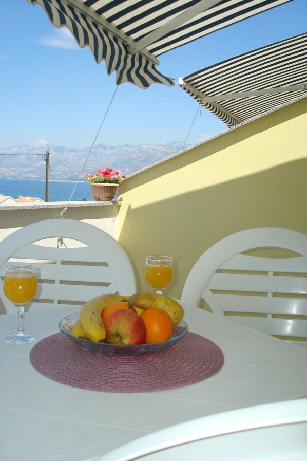 Outdoor dining - Appartement mit Balkon by Interhome (Ražanac)