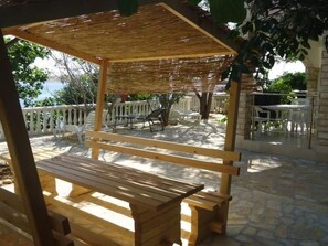 Terrace/patio - Appartement "Tomi" mit Blick auf das Wasser by Interhome (Pag/Zubovići)
