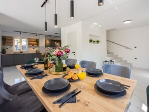 Dining - Villa mit privatem Pool für 8 Personen auf der Insel Baska by Interhome (Krk/Baška)
