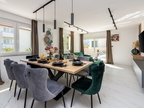 Dining - Villa mit privatem Pool für 8 Personen auf der Insel Baska by Interhome (Krk/Baška)