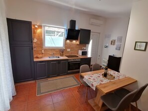 Refrigerador, microondas, horno y lavavajillas 