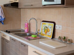 Fridge, microwave, cookware/dishes/utensils - Studio-Apartment A4 im ersten Stock by Interhome (Krk/Šilo)