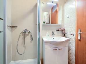 Towels - Studio-Apartment A6 im Erdgeschoss by Interhome (Krk/Šilo)