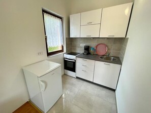 Frigorifero, forno, pentole/stoviglie/utensili