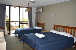 Deluxe Double or Twin Room, Balcony, Beach View | Laptop workspace - HERVEY BAY HOTEL (Hervey Bay)