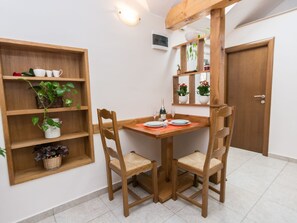 Dining - mit Garten, Grill und Terrasse by Interhome (Opatija/Rukavac)