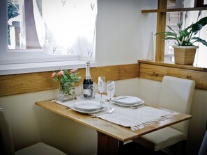 Dining - Nettes Ferienhaus in Matulji mit Eigener Terrasse by Interhome (Opatija/Rukavac)