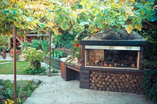 Nettes Ferienhaus in Matulji mit Eigener Terrasse by Interhome