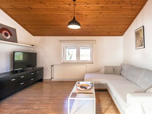Living area - Apartment  by Interhome (Divsici)