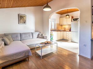 Living area - Apartment  by Interhome (Divsici)