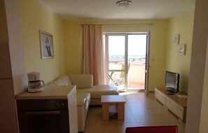 Living area - Wohnung mit Blick auf das Wasser by Interhome (Medulin/Ližnjan)