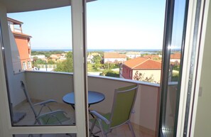 Interior - Wohnung mit Blick auf das Wasser by Interhome (Medulin/Ližnjan)