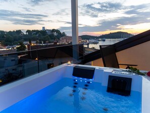 Outdoor spa tub - Schöne Wohnung in Vrsar mit Großer Terrasse by Interhome (Vrsar)