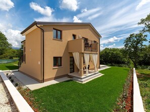 Exterior - Modernes Apartment mit Balkon und Gemeinschaftsgarten am Waldrand by Interhome (Dracevac)