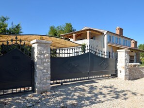 Esterni