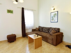 TV - Apartment Noemi3 by Interhome (Poreč/Tar)
