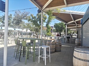 Outdoor dining - Mobilheim "Westküste" by Interhome (Poreč/Tar)
