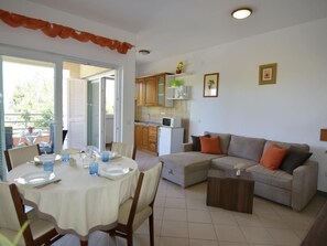 Interior - RAUL DAJLA by Interhome (Buzinija)