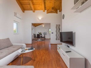 TV - "The Village" by Interhome (Buje/Brtonigla)