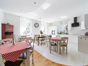 Dining - Ferienvilla mit Garten, Grill und Terrasse by Interhome (Rozewie)