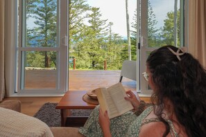 Rise Haven - Premium House, 4 Bedrooms, Kitchen, Partial Ocean View | Living area - Rise Haven  (Norfolk Island)