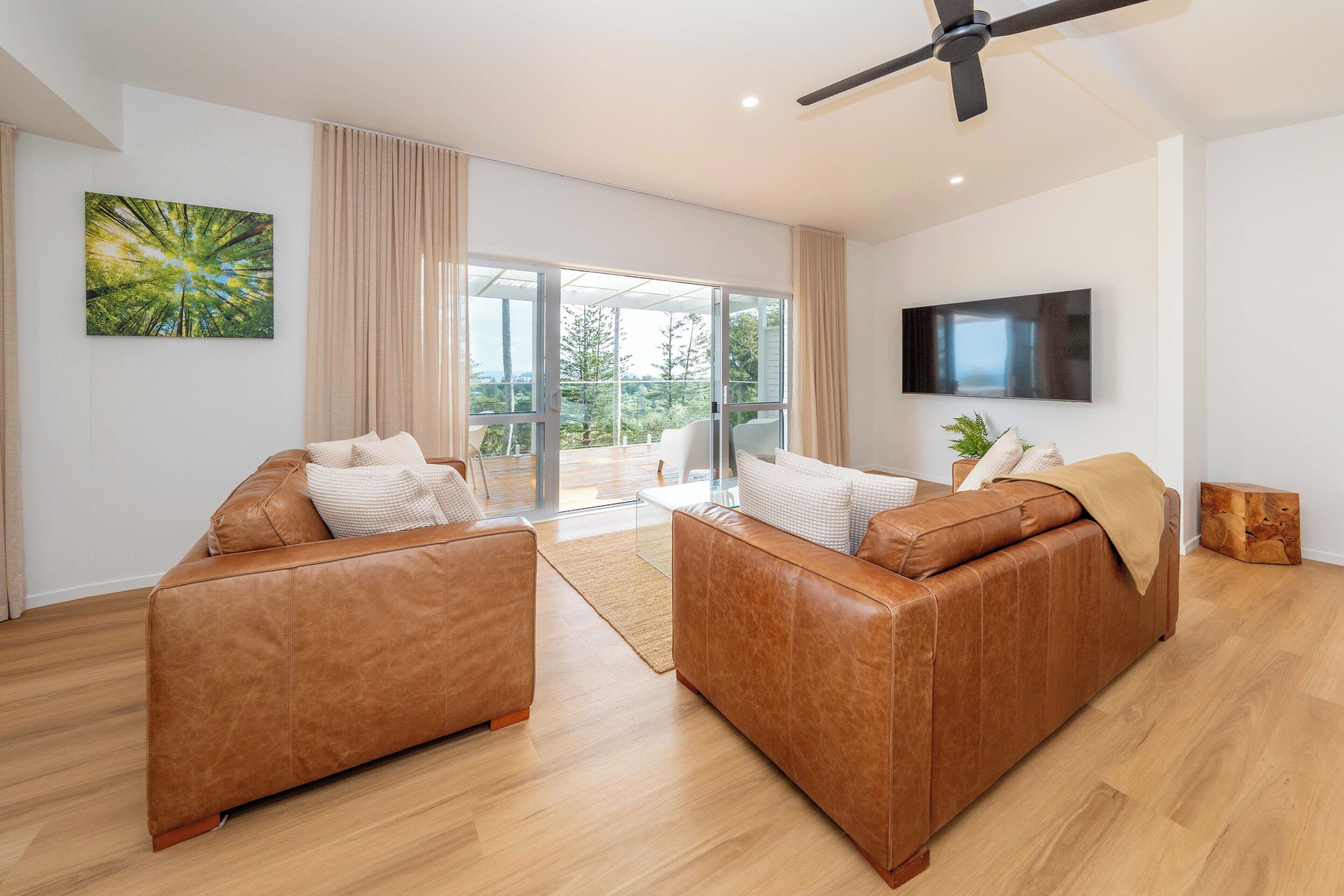 Rise Haven - Premium House, 4 Bedrooms, Kitchen, Partial Ocean View | Oleskelualue