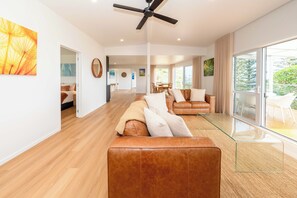 Rise Haven - Premium House, 4 Bedrooms, Kitchen, Partial Ocean View | Living area - Rise Haven  (Norfolk Island)