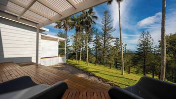 Rise Haven - Premium House, 4 Bedrooms, Kitchen, Partial Ocean View | Terrace/patio