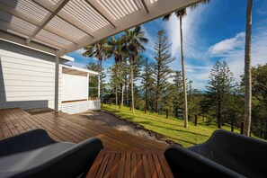 Rise Haven - Premium House, 4 Bedrooms, Kitchen, Partial Ocean View | Teres/patio
