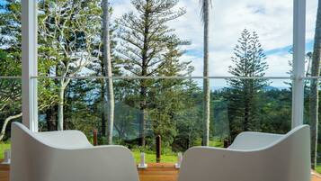 Rise Haven - Premium House, 4 Bedrooms, Kitchen, Partial Ocean View | Terrace/patio