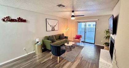 Posh King Pad | Pool•10 Min ATX!