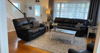 Spacious 4-bedroom house in adorable Richwood