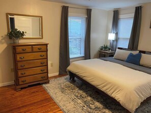 4 bedrooms, iron/ironing board, free WiFi, bed sheets