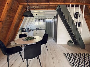 Fridge, microwave, cookware/dishes/utensils - Vacation home Dario by Interhome (Insko)