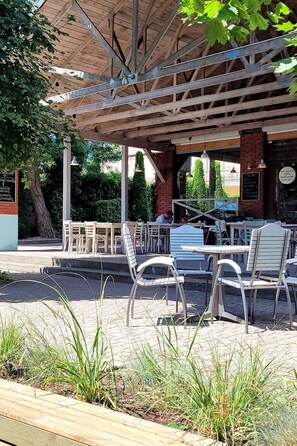 Outdoor dining - Beach Club-Häuser direkt am Strand by Interhome (Dziwnówek)