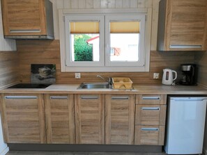Fridge, cookware/dishes/utensils - Beach Club-Häuser direkt am Strand by Interhome (Dziwnówek)