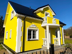 Exterior - Nettes Ferienhaus in Miroszewo mit Großer Terrasse by Interhome (Nowe Warpno)
