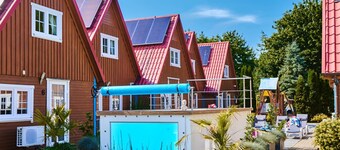 Bootshaus mit Schwimmbad by Interhome