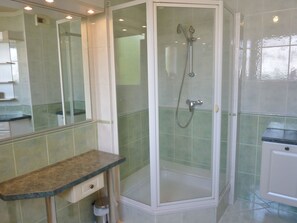 Bathroom - für 6 Personen + 1 Kind ca. 188 m²in Damelevières, Lothringen (Meurthe-et- by Interhome (Damelevières)
