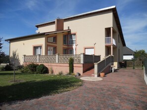 Exterior - für 6 Personen + 1 Kind ca. 188 m²in Damelevières, Lothringen (Meurthe-et- by Interhome (Damelevières)
