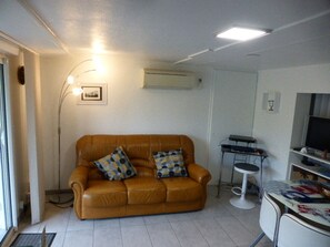 TV - Wohnung "Les Platanes" mit Jacuzzi by Interhome (Latresne)