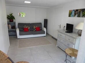 TV - Wohnung "Les Platanes" mit Jacuzzi by Interhome (Latresne)