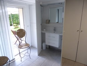 Interior - Wohnung "Les Platanes" mit Jacuzzi by Interhome (Latresne)