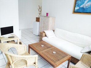 TV - mit Terrasse by Interhome (Saint Brevin les Pins)