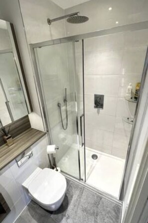 Towels - für 2 Personen ca. 300 m² in London-Harrow, London by Interhome (Harrow)