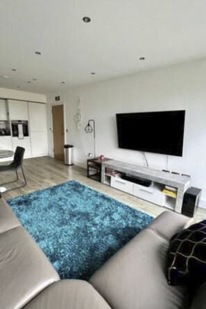 Living area - für 2 Personen ca. 300 m² in London-Harrow, London by Interhome (Harrow)
